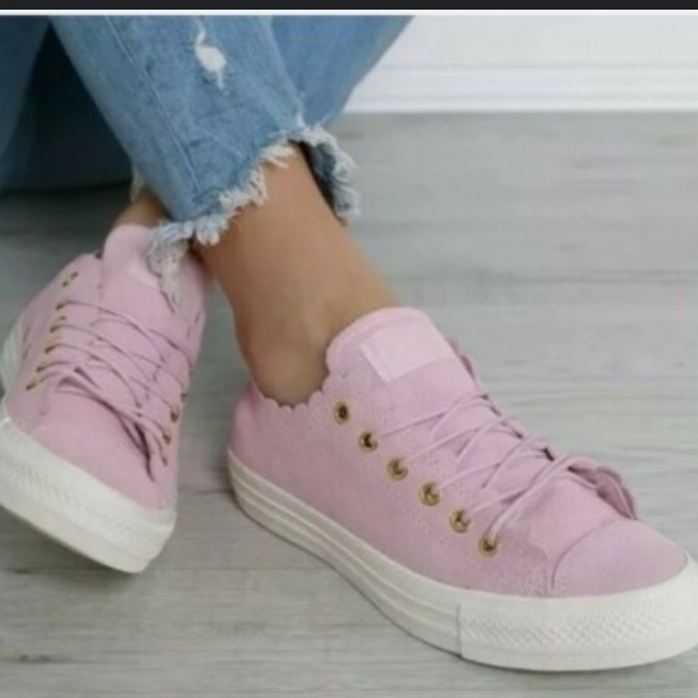 Converse Chuck Taylor All Star Low 'Frilly Thrills Pink Foam' 563416C Size 7.5